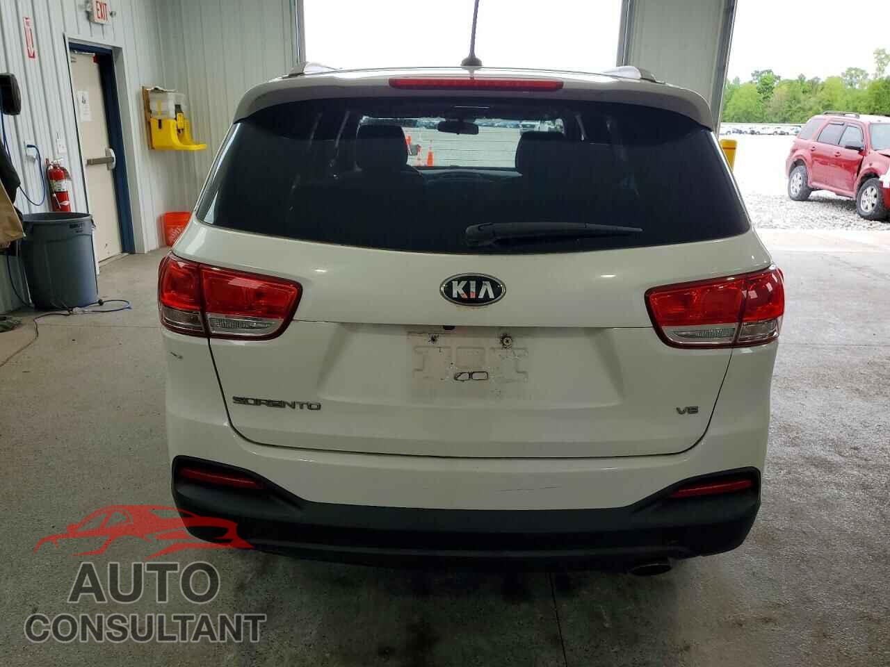 KIA SORENTO 2017 - 5XYPGDA58HG216227