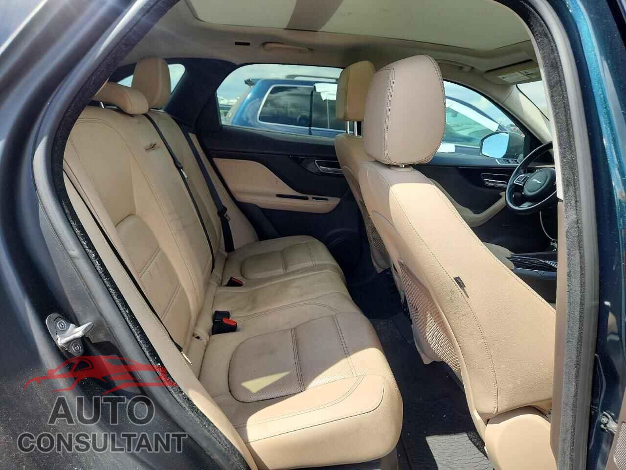 JAGUAR F-PACE 2017 - SADCK2BN5HA099727