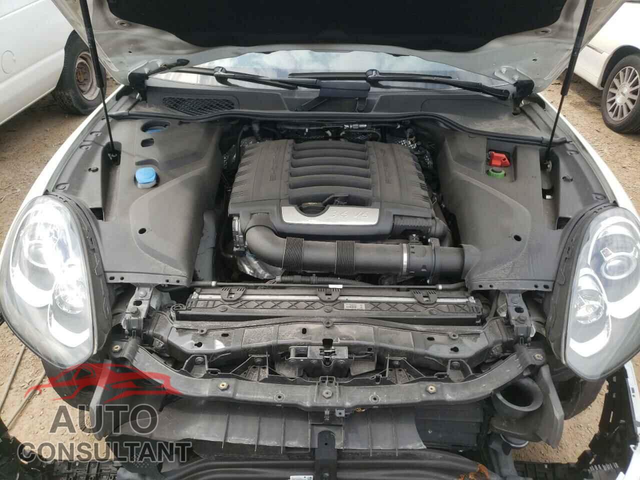 PORSCHE CAYENNE 2016 - WP1AA2A21GKA09638