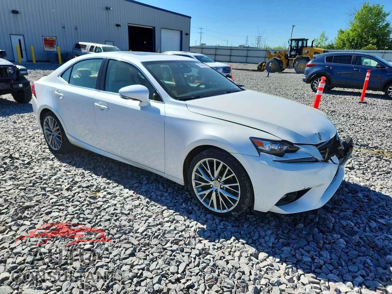 LEXUS IS 2015 - JTHCF1D24F5019478