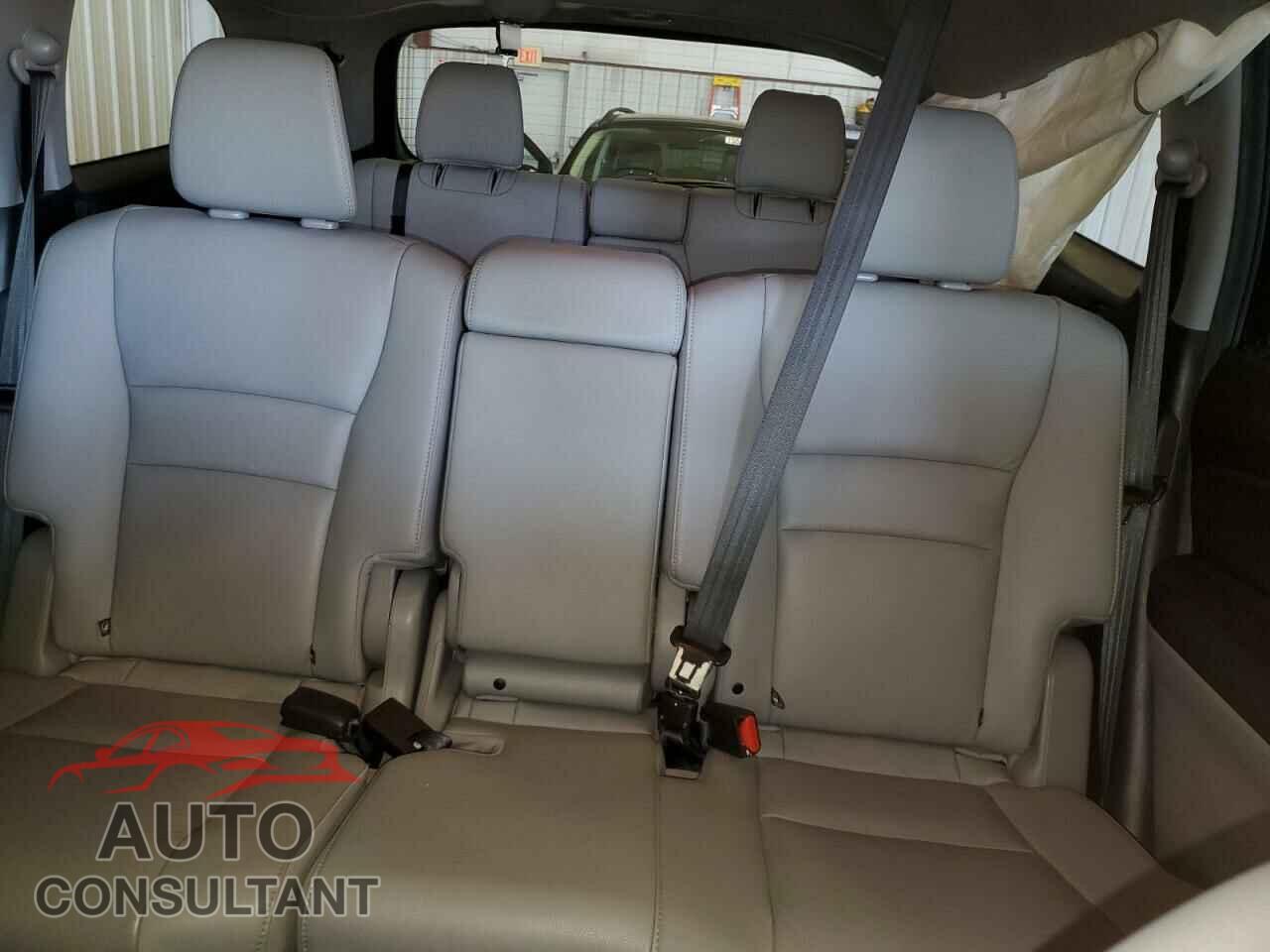 HONDA PILOT 2019 - 5FNYF6H98KB033033