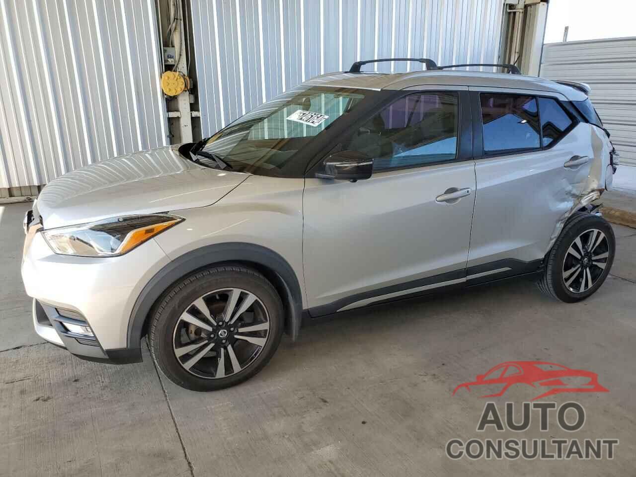 NISSAN KICKS 2018 - 3N1CP5CUXJL544808