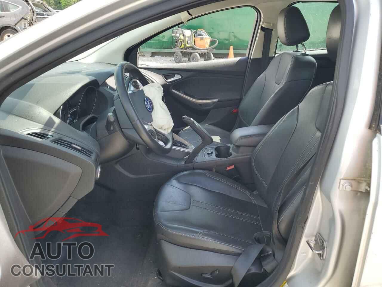 FORD FOCUS 2012 - 1FAHP3M28CL332644