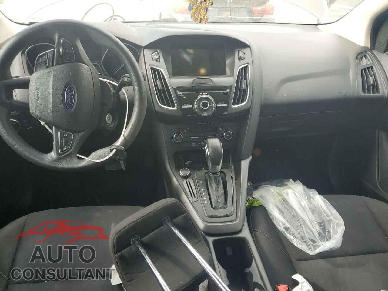 FORD FOCUS 2017 - 1FADP3M21HL206258