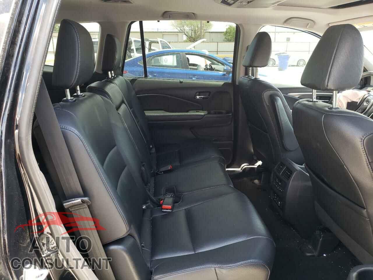 HONDA PILOT 2017 - 5FNYF5H85HB042234