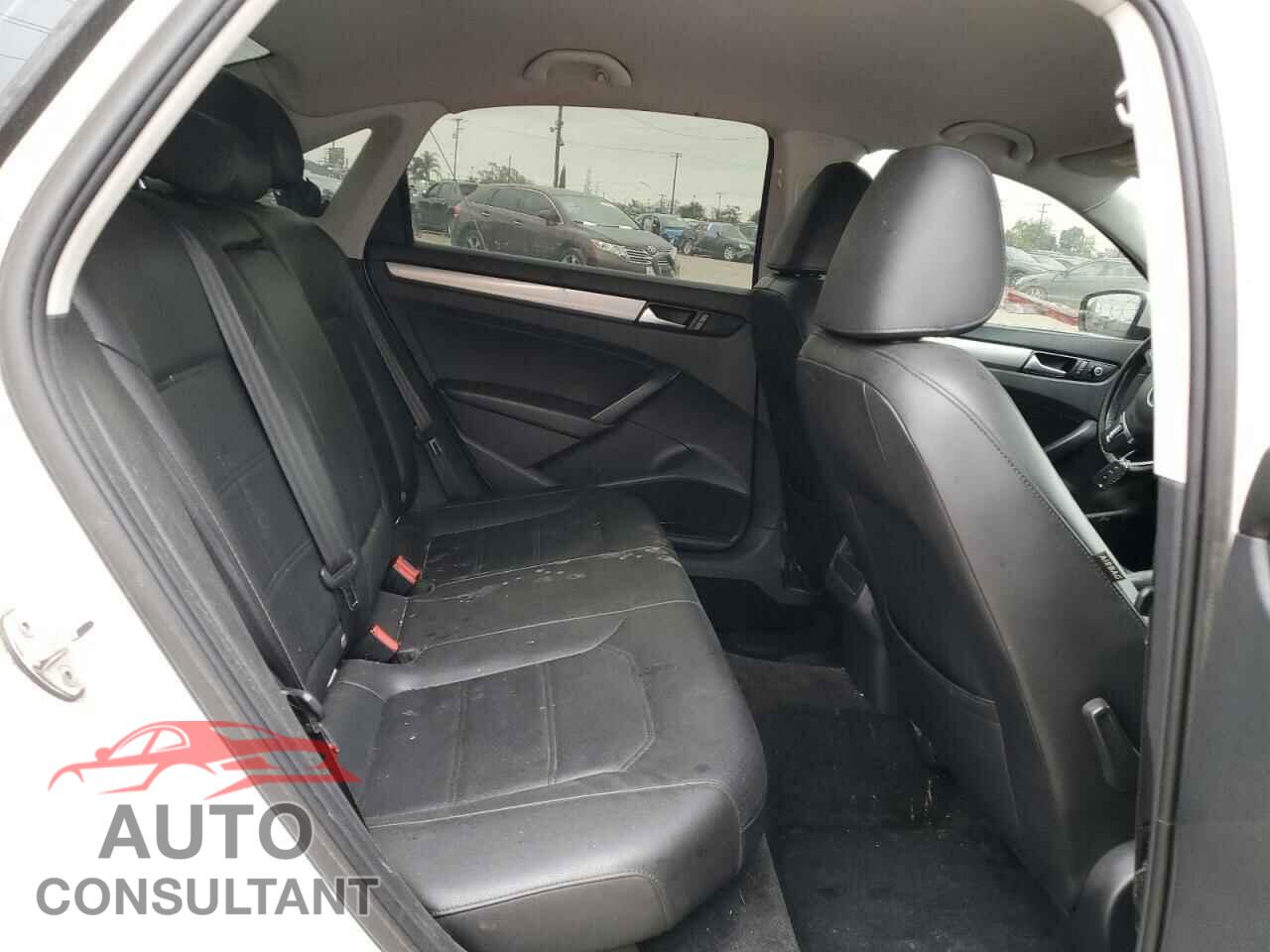 VOLKSWAGEN PASSAT 2015 - 1VWAT7A38FC108979