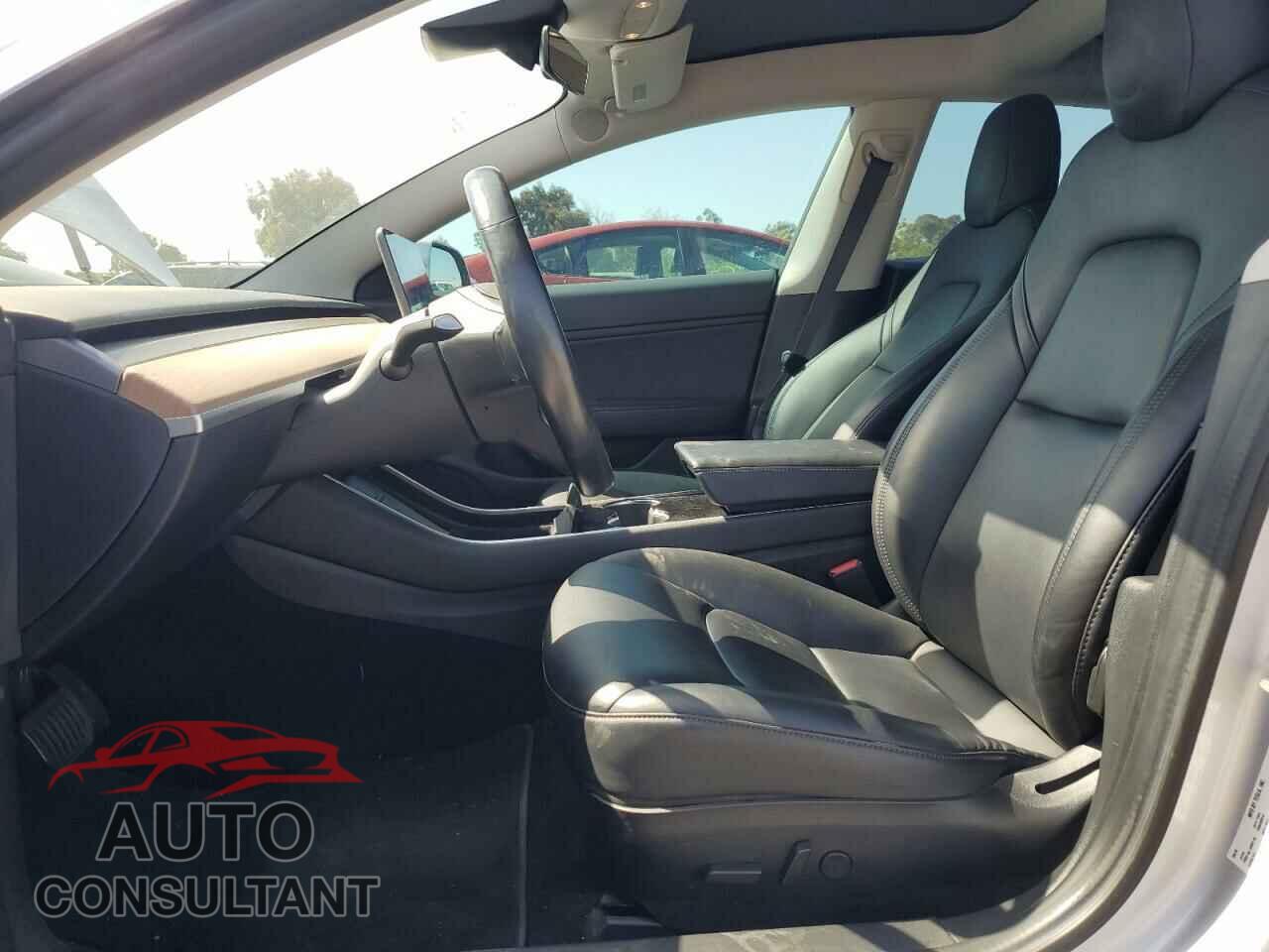 TESLA MODEL 3 2018 - 5YJ3E1EB4JF069307