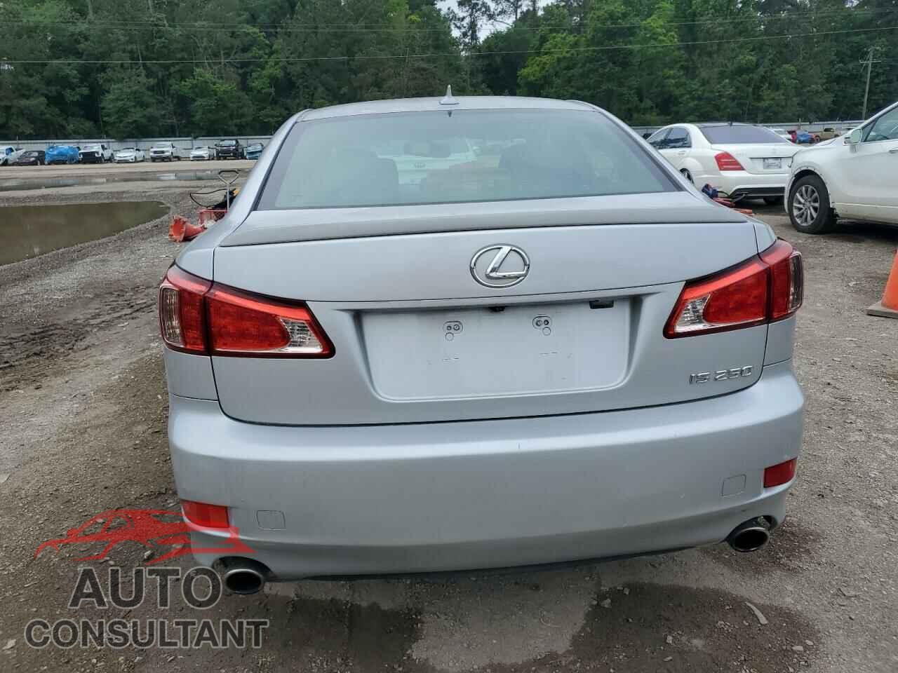 LEXUS IS 2011 - JTHBF5C23B5143210