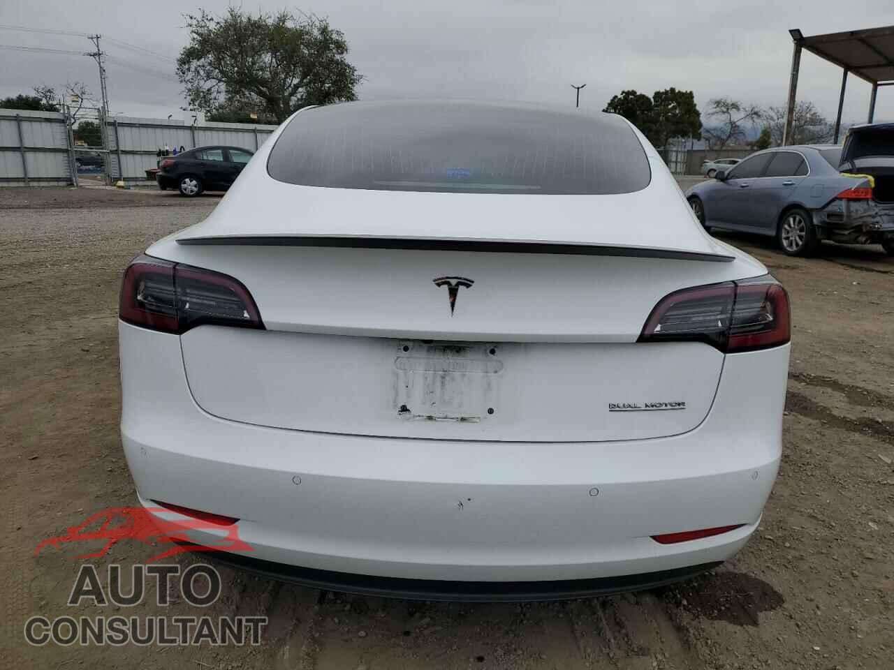 TESLA MODEL 3 2018 - 5YJ3E1EB4JF084356