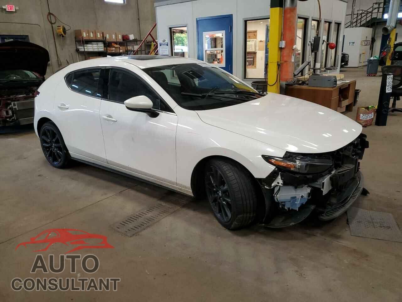 MAZDA 3 2021 - JM1BPBML0M1402198