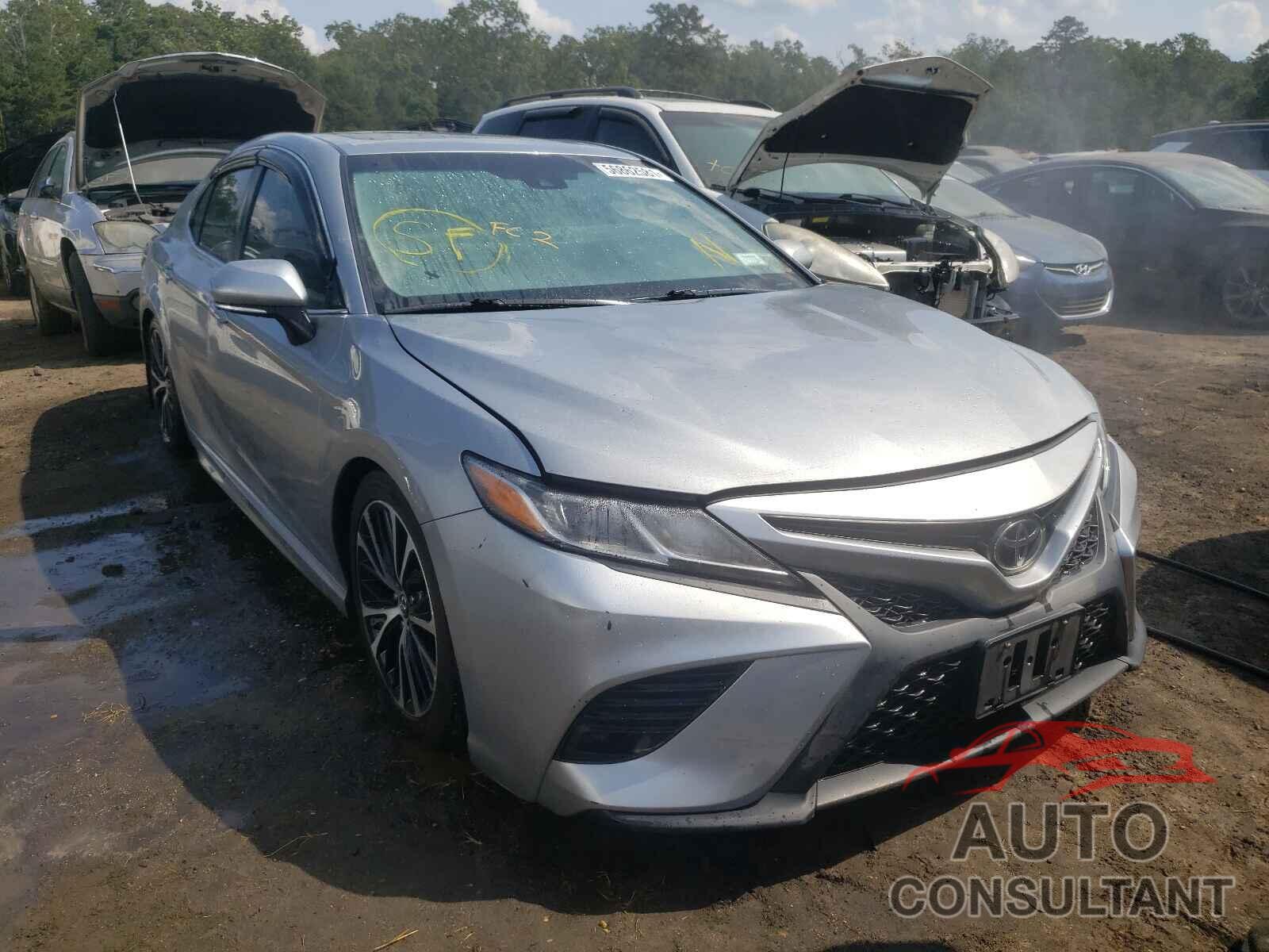TOYOTA CAMRY 2018 - 4T1B11HK8JU607559