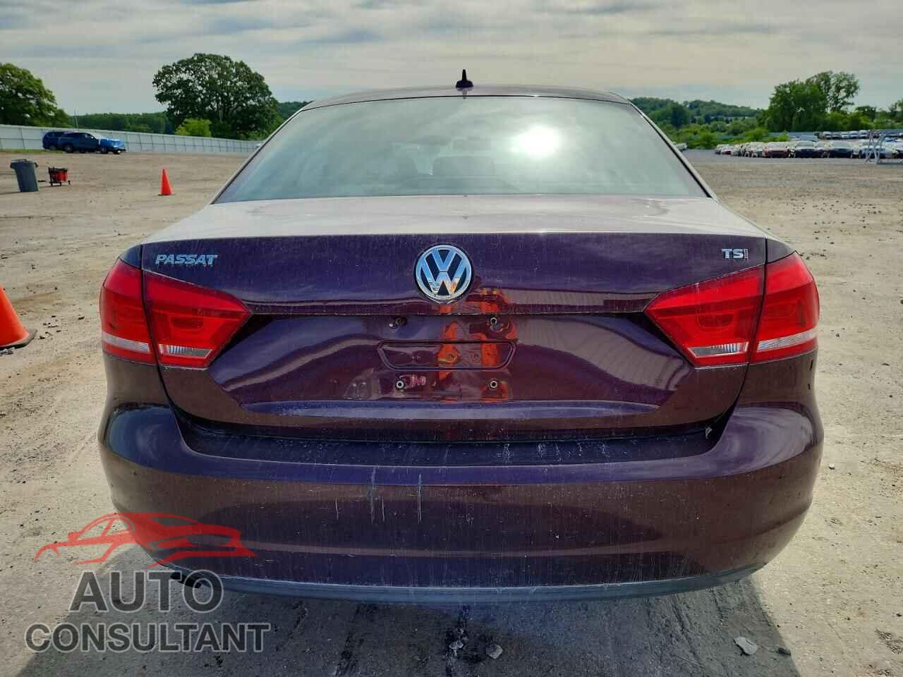 VOLKSWAGEN PASSAT 2014 - 1VWAT7A32EC079543