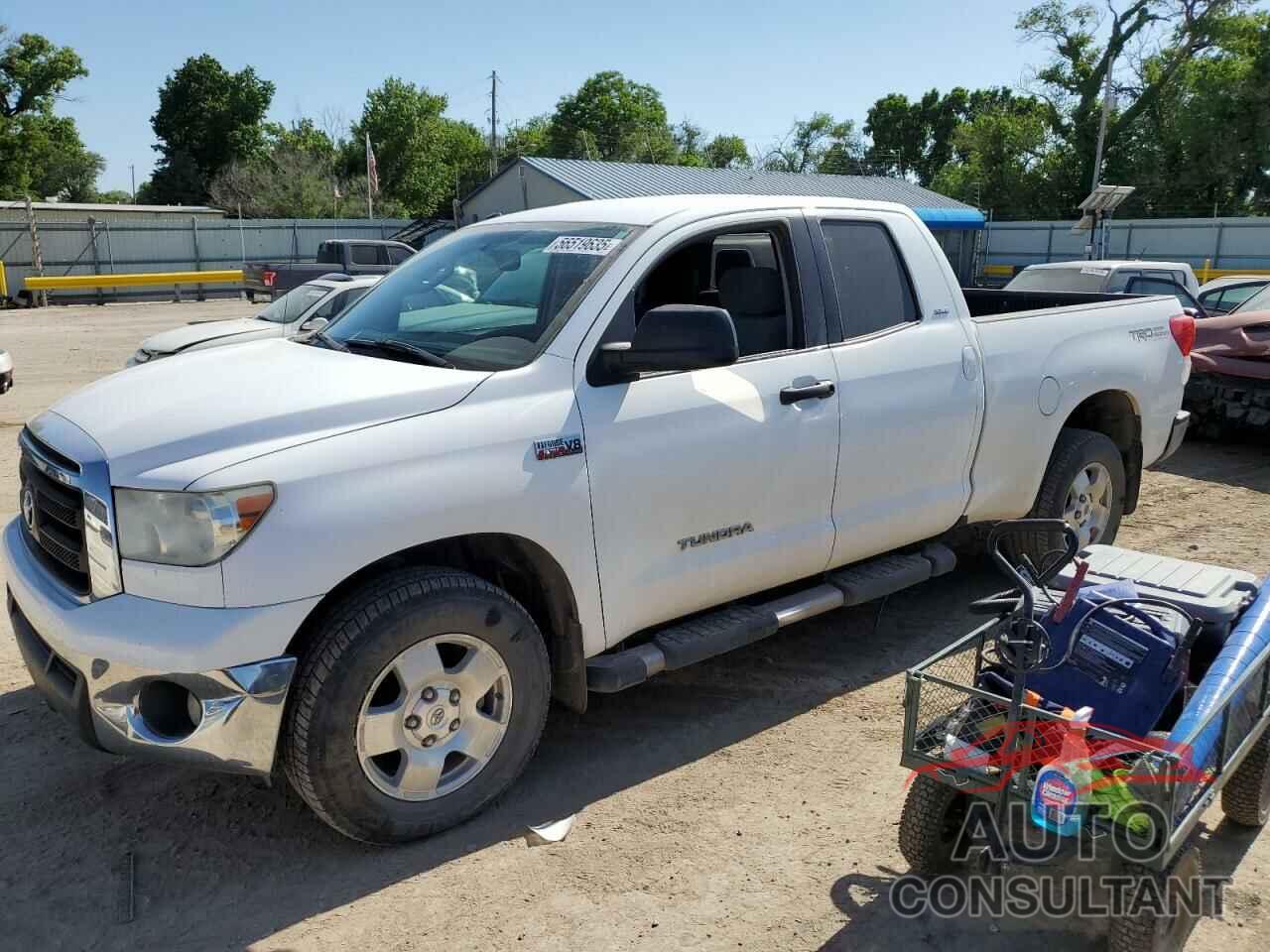 TOYOTA TUNDRA 2011 - 5TFUW5F15BX196380