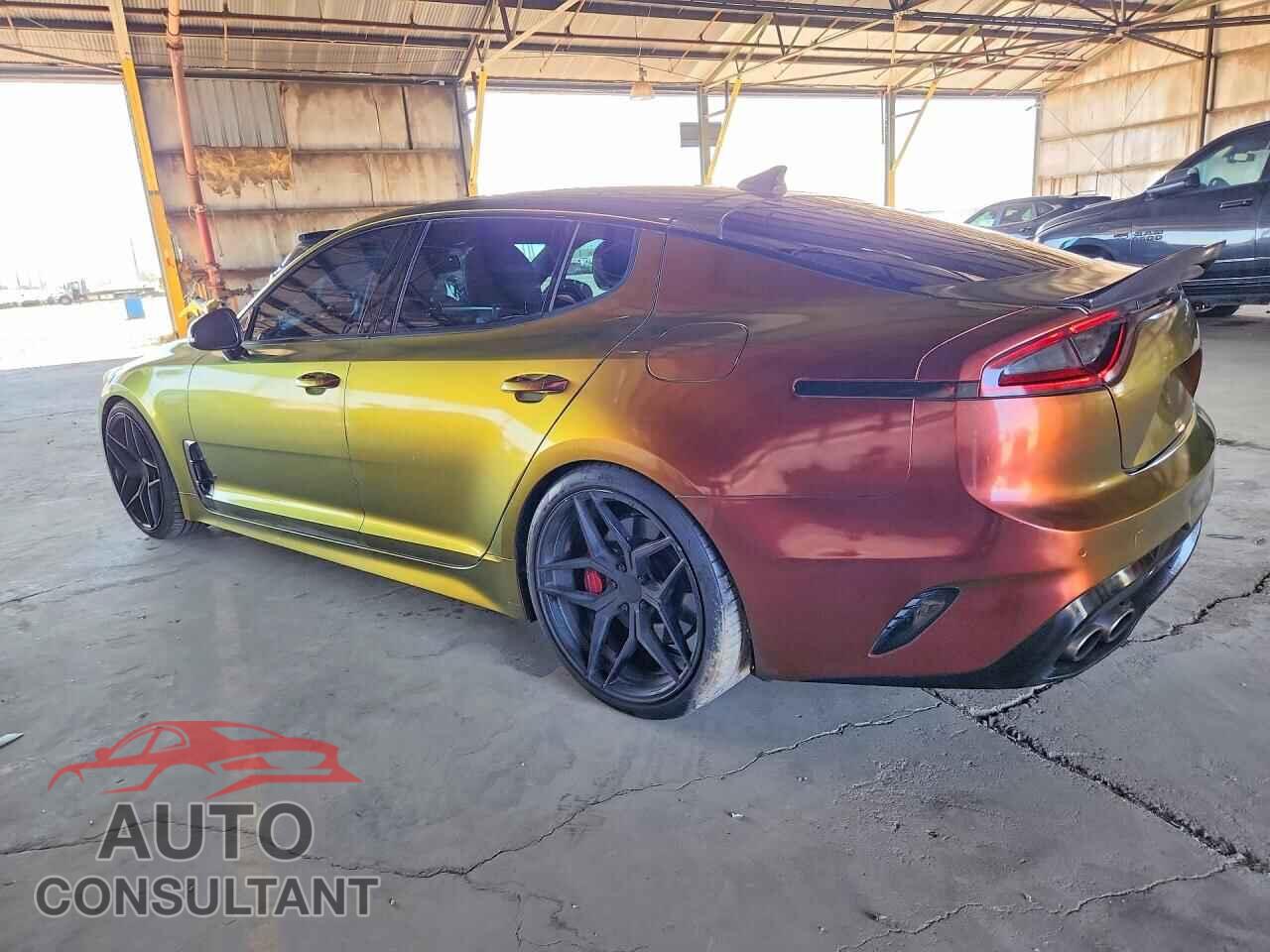 KIA STINGER 2018 - KNAE55LC7J6017917