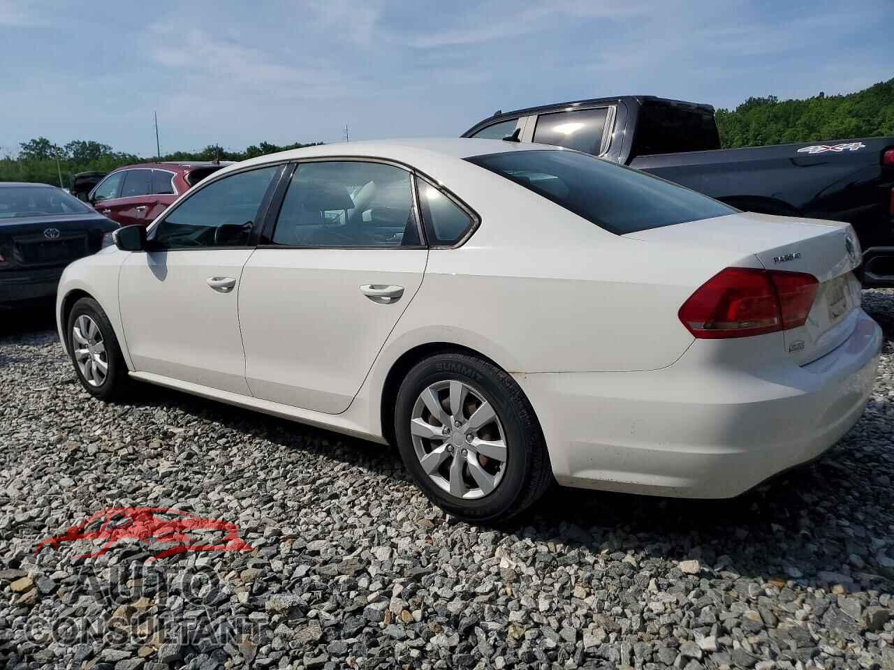 VOLKSWAGEN PASSAT 2015 - 1VWAT7A3XFC075547