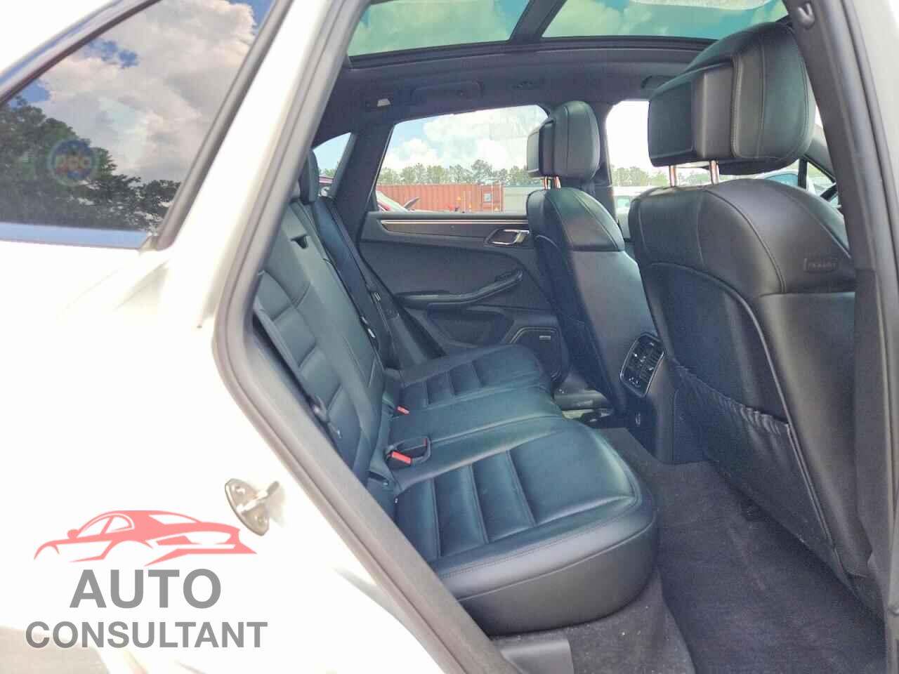 PORSCHE MACAN 2018 - WP1AG2A5XJLB65008