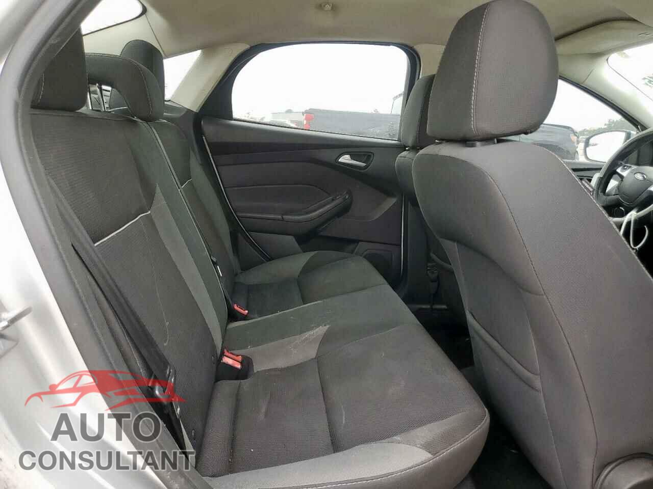FORD FOCUS 2014 - 1FADP3F2XEL451486