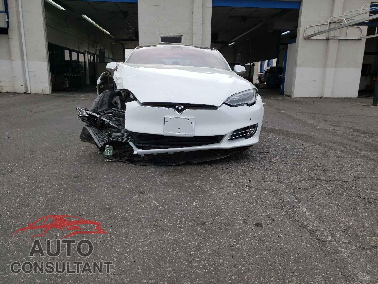 TESLA MODEL S 2020 - 5YJSA1E26LF385415