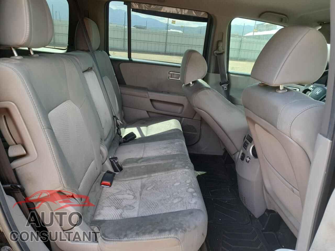 HONDA PILOT 2013 - 5FNYF4H21DB051688