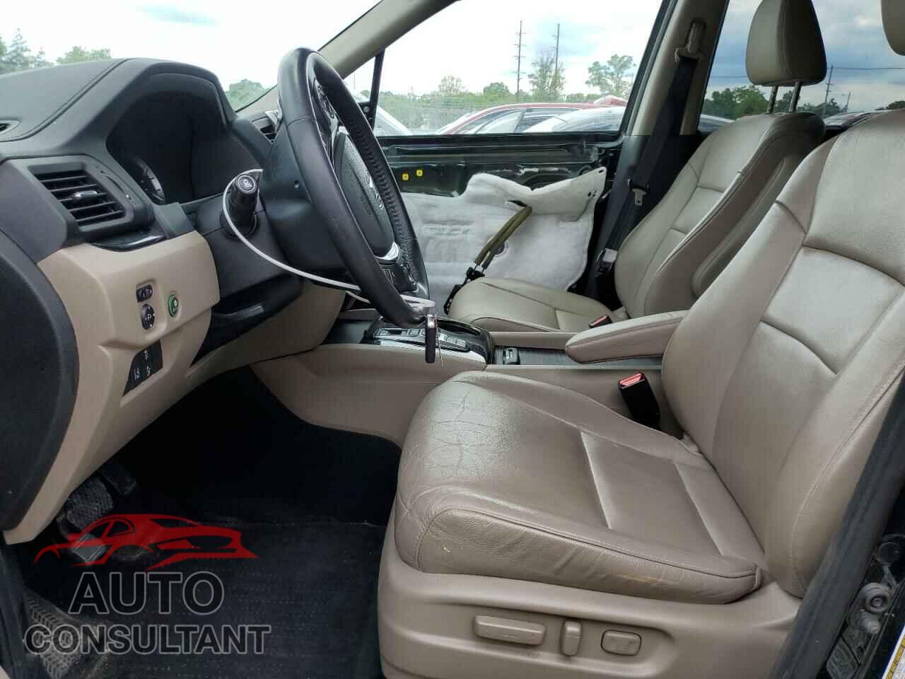 HONDA PILOT 2016 - 5FNYF6H93GB037076