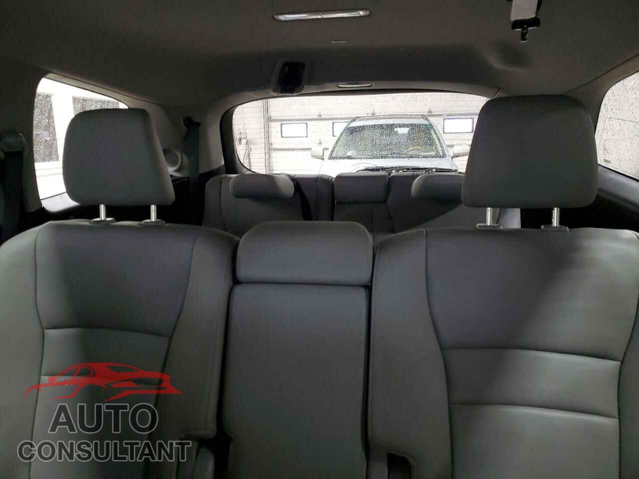 HONDA PILOT 2018 - 5FNYF6H97JB070668