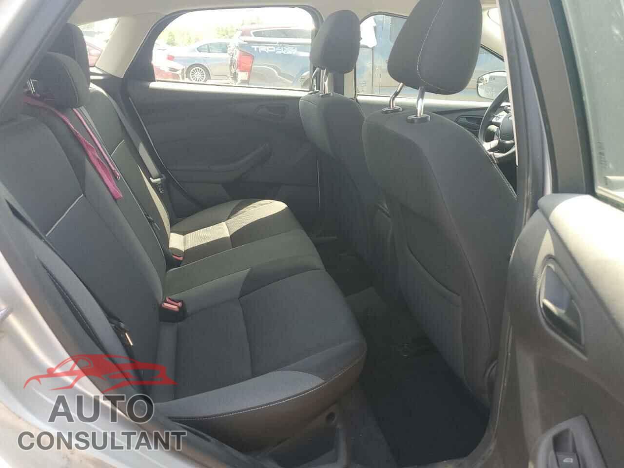 FORD FOCUS 2012 - 1FAHP3K2XCL270196