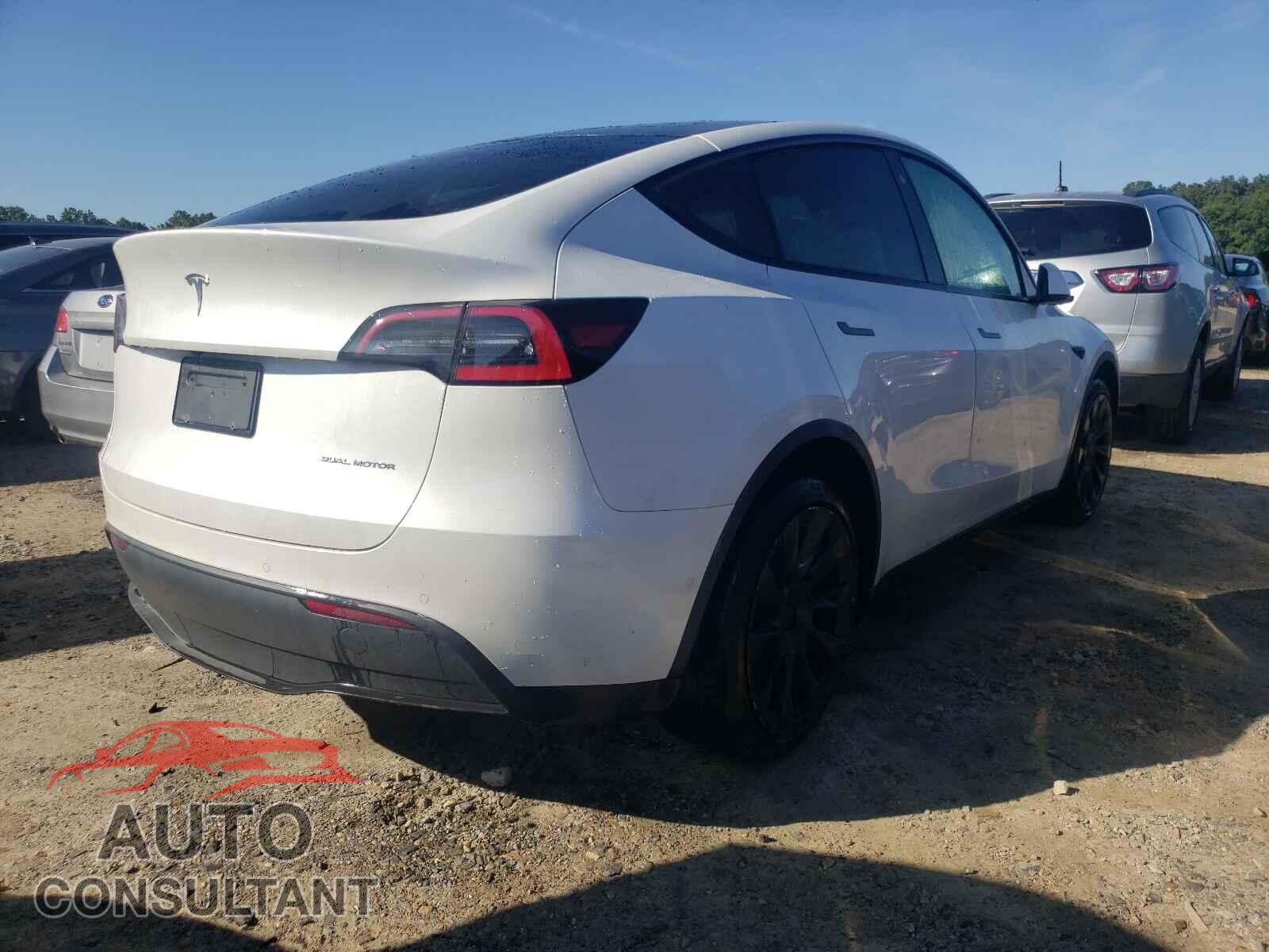 TESLA MODEL Y 2021 - 5YJYGDEE8MF080357