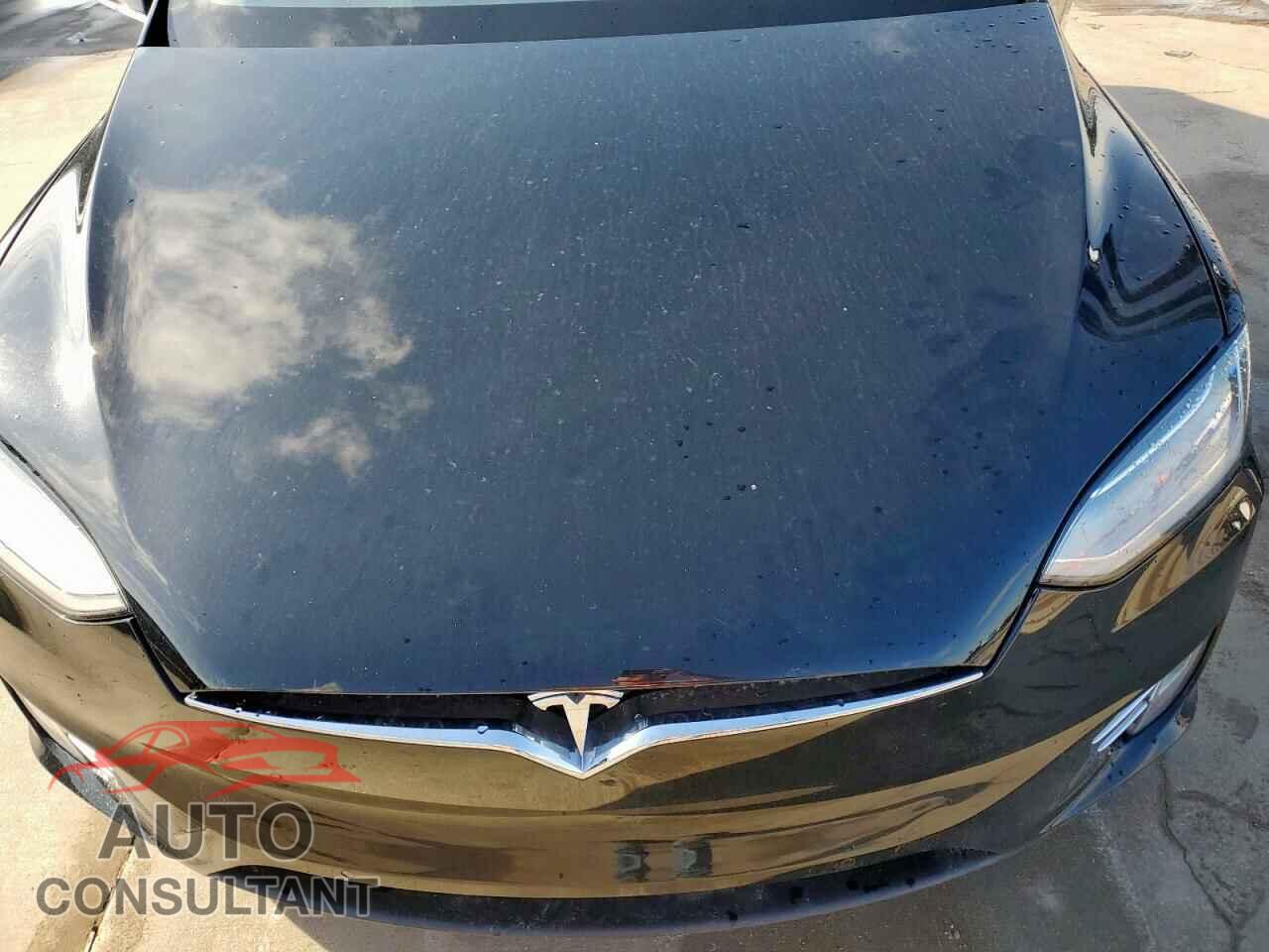 TESLA MODEL X 2017 - 5YJXCBE24HF044429