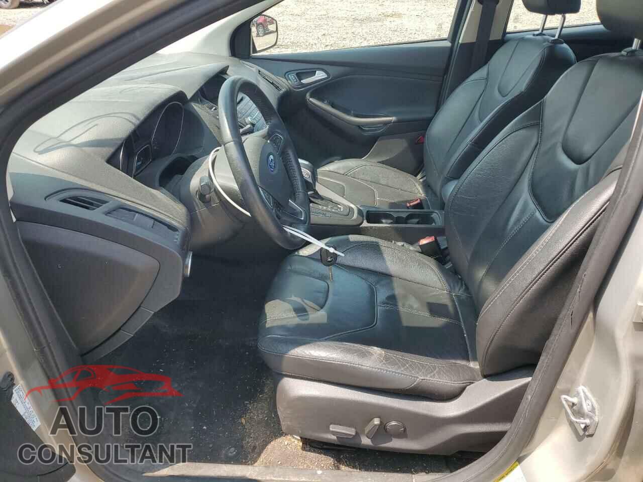 FORD FOCUS 2015 - 1FADP3K2XFL336118