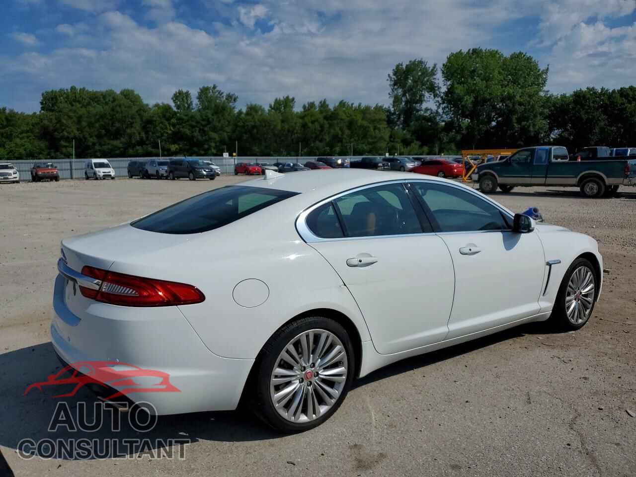 JAGUAR XF 2014 - SAJWJ0EF4E8U28135