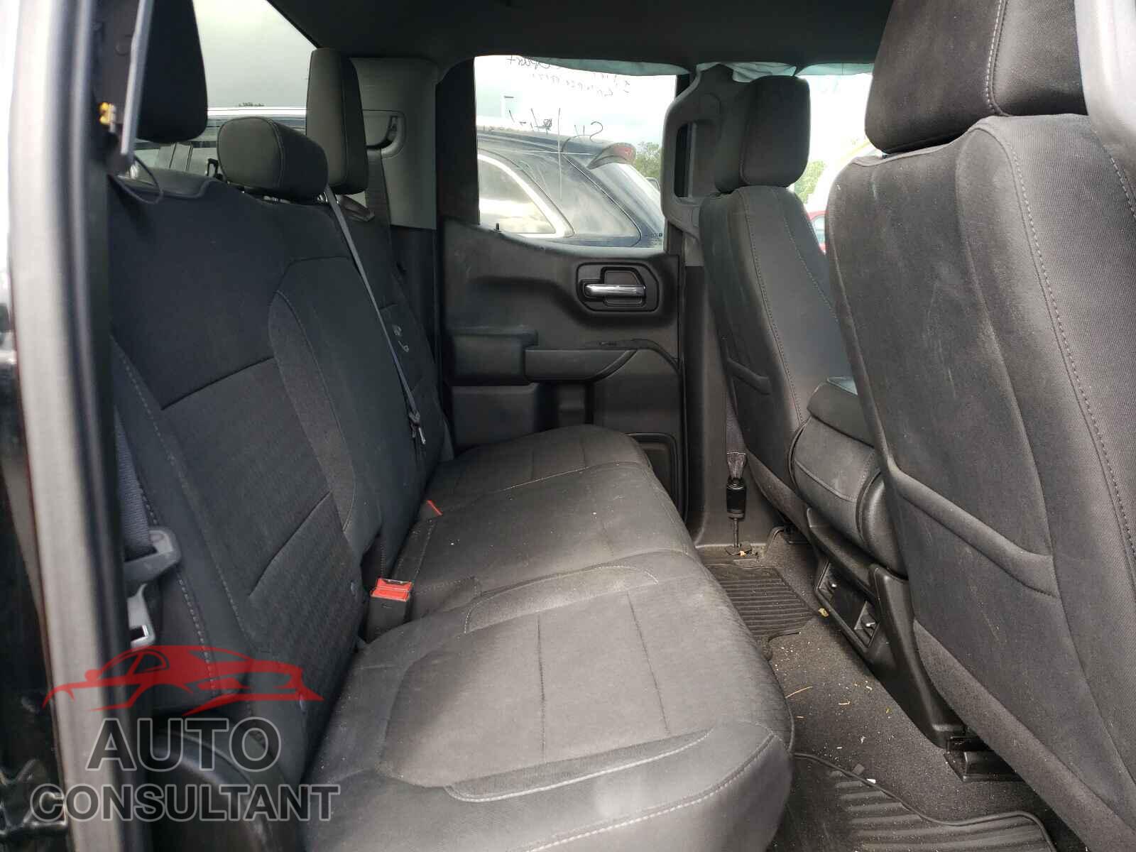 CHEVROLET SILVERADO 2020 - 1GCRYDED1LZ200839