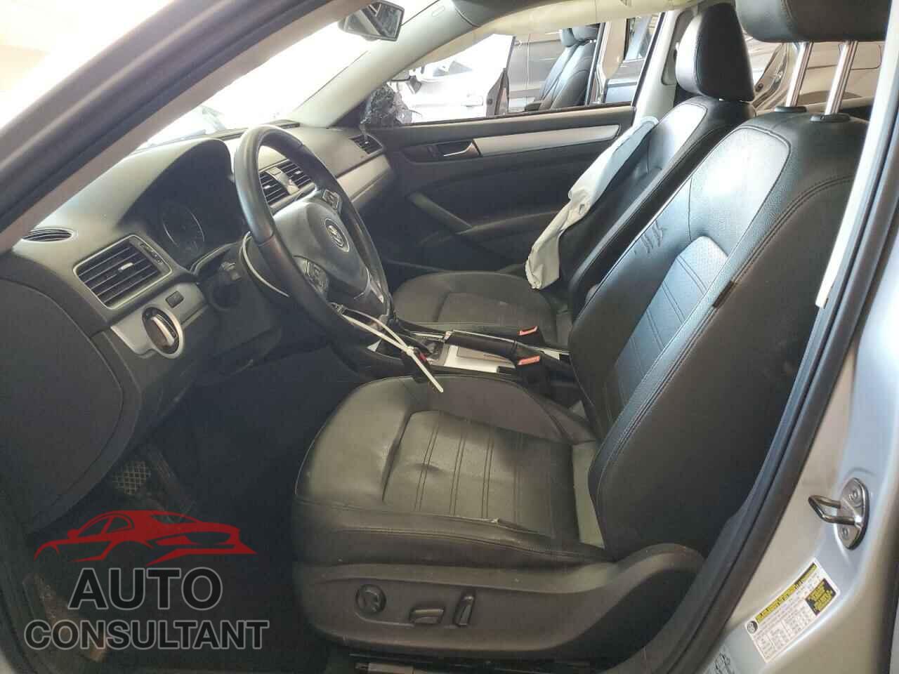 VOLKSWAGEN PASSAT 2012 - 1VWBM7A32CC078360