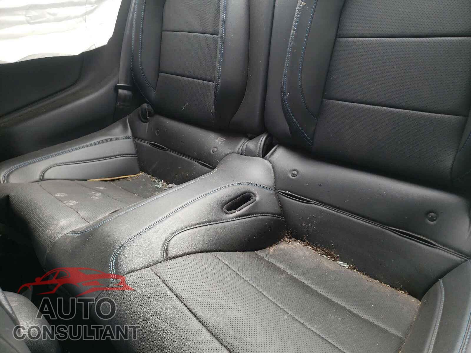 FORD MUSTANG 2019 - 1FA6P8CF0K5118033