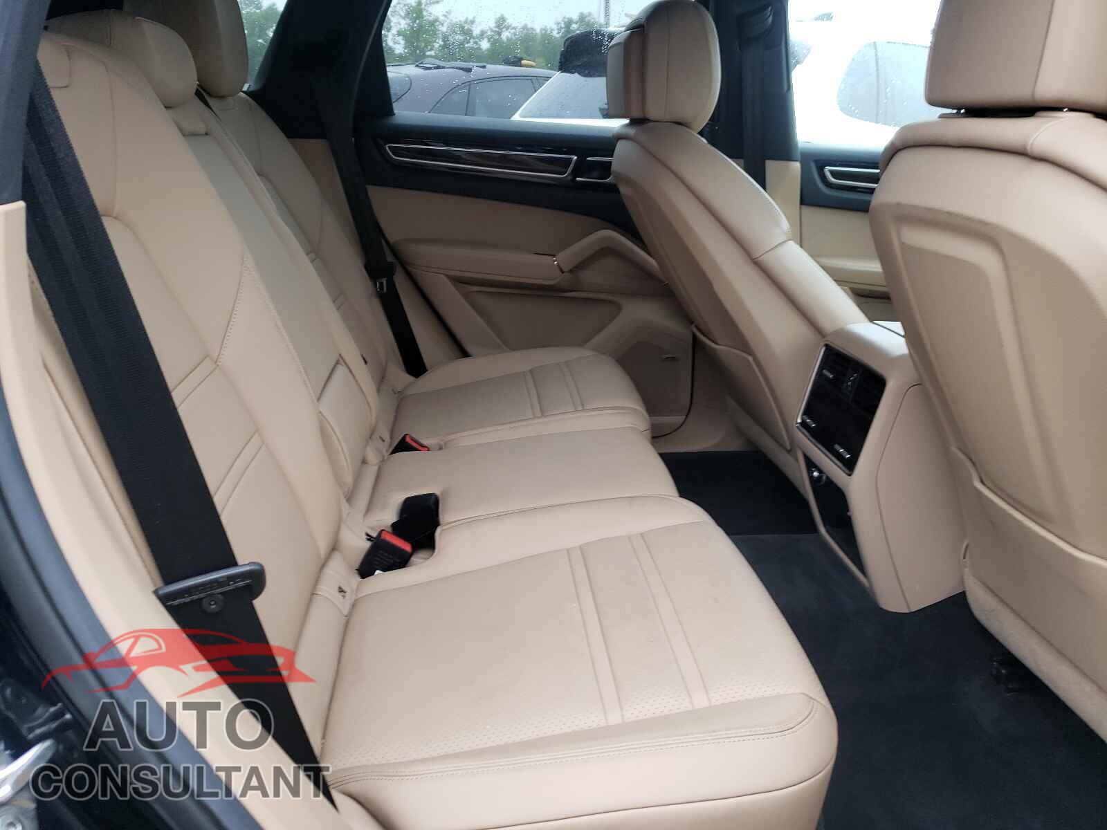 PORSCHE CAYENNE 2019 - WP1AA2AY8KDA16068