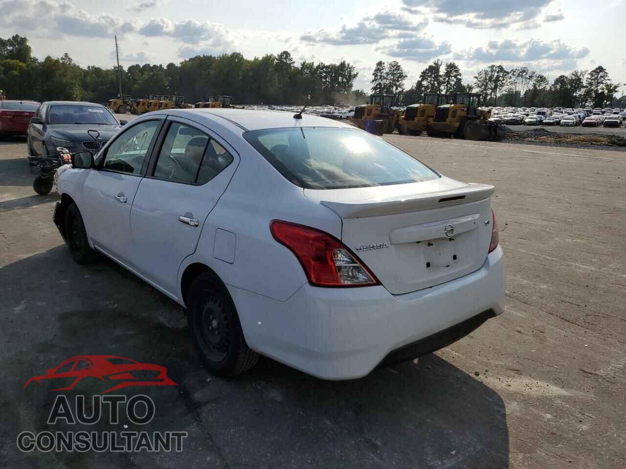 NISSAN VERSA 2019 - 3N1CN7AP3KL841807