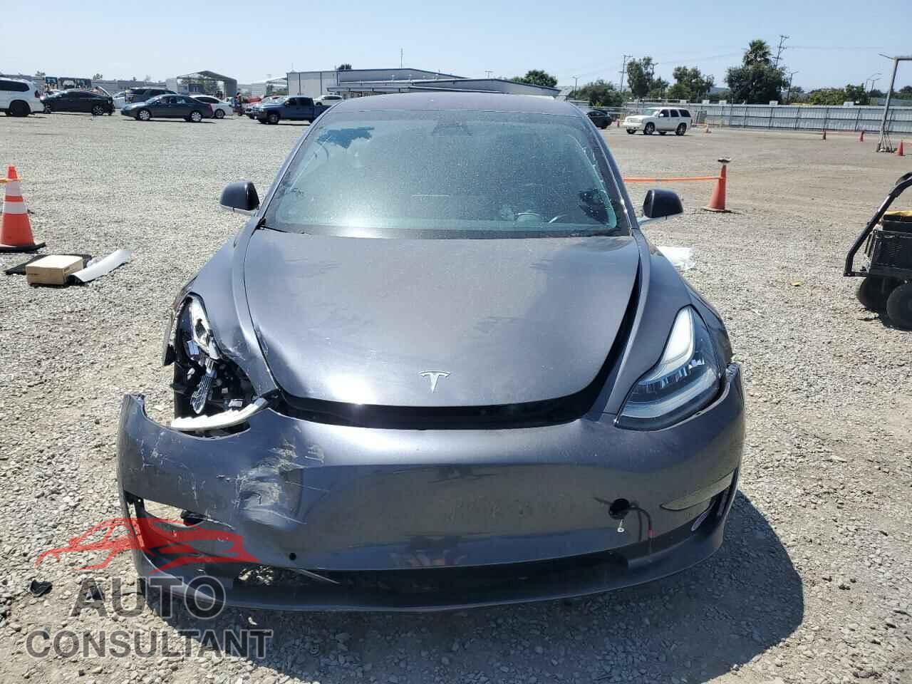 TESLA MODEL 3 2018 - 5YJ3E1EB4JF121101