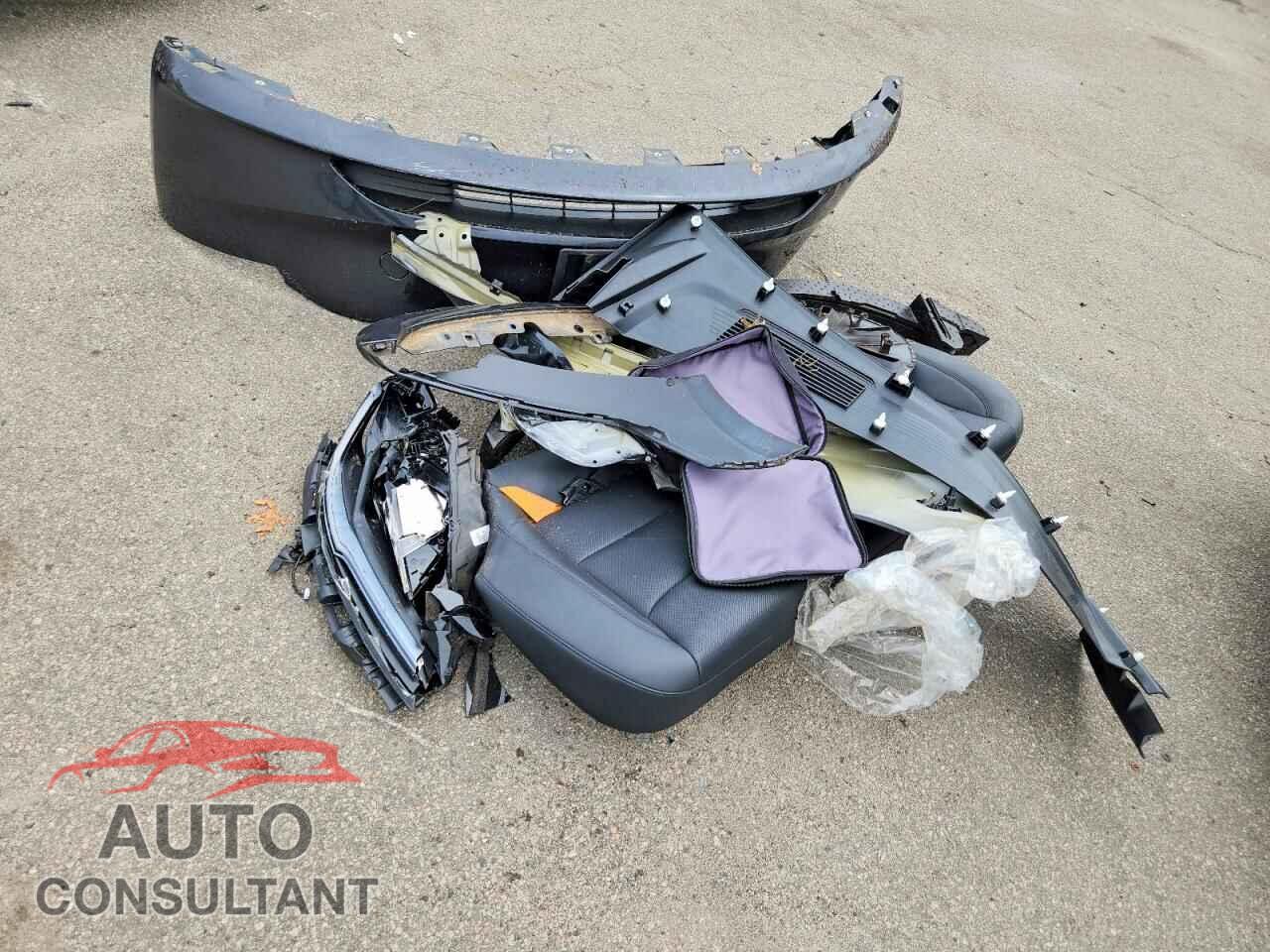 TESLA MODEL 3 2024 - 5YJ3E1EA3RF872595