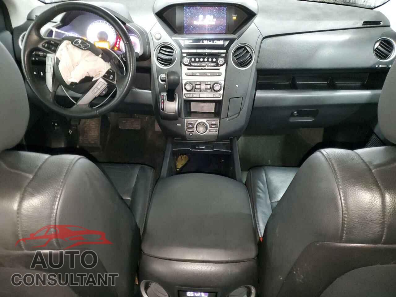 HONDA PILOT 2015 - 5FNYF4H99FB006644