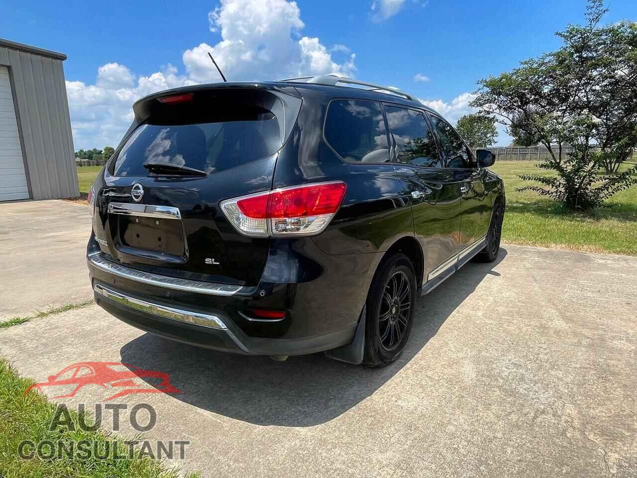 NISSAN PATHFINDER 2015 - 5N1AR2MN1FC686824