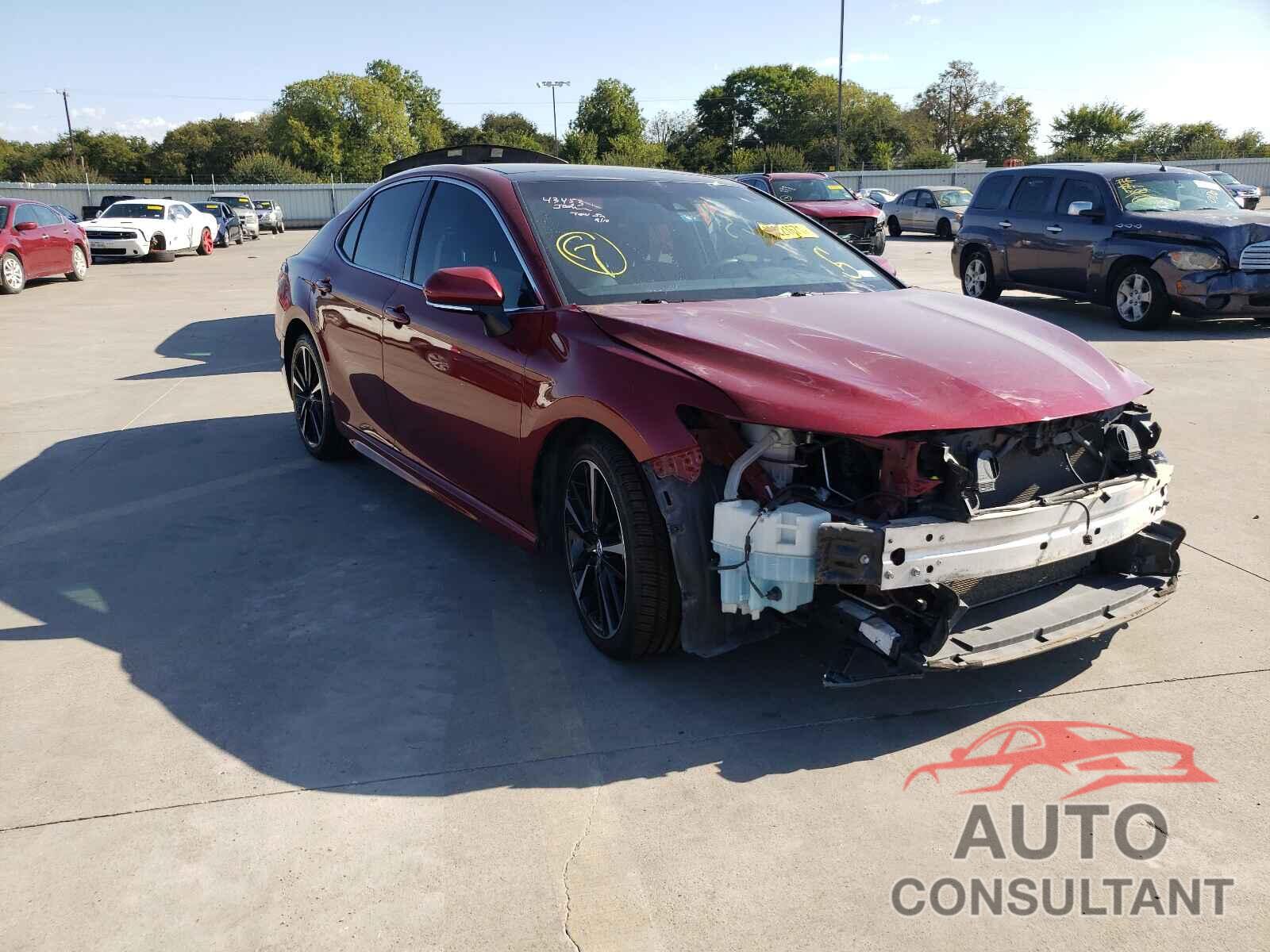 TOYOTA CAMRY 2018 - 4T1B61HK6JU536430