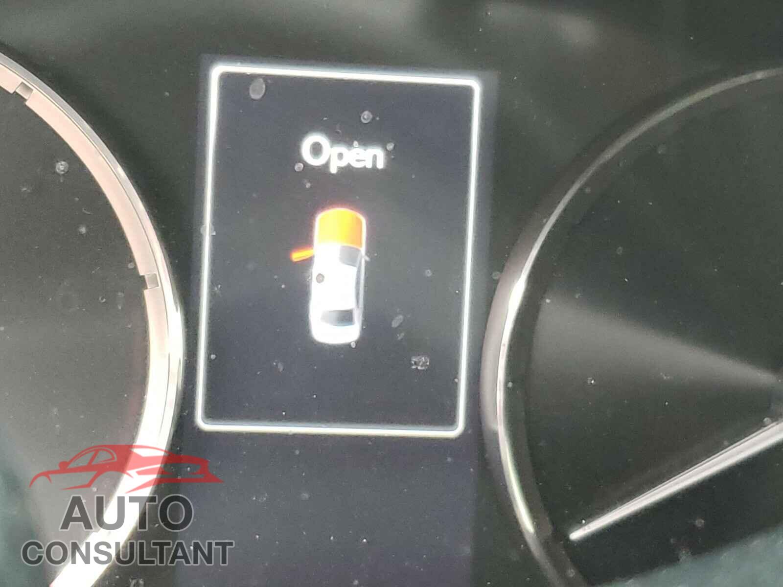 LEXUS IS 2018 - JTHBA1D21J5076336