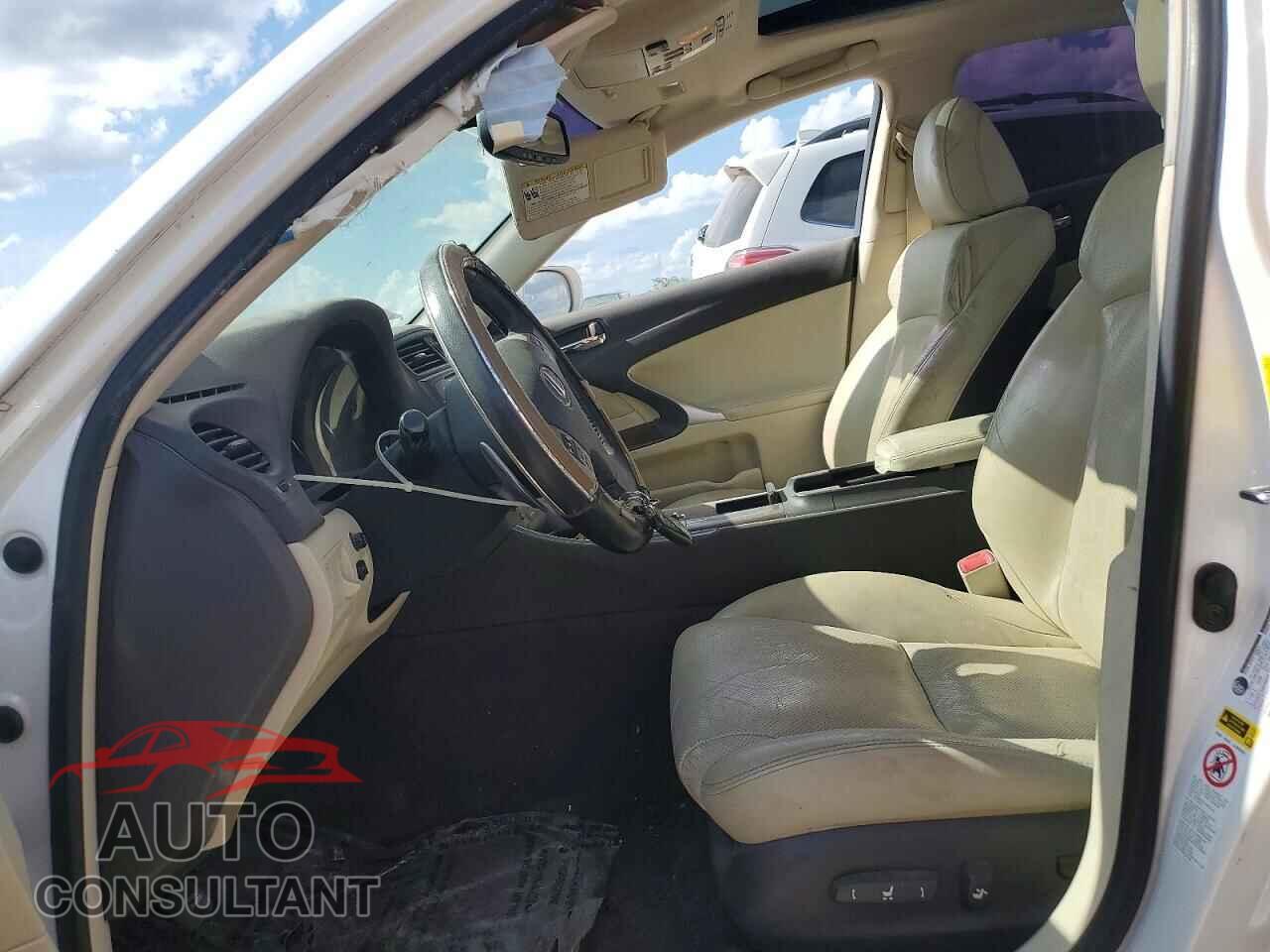 LEXUS IS 2011 - JTHBF5C29B5133815