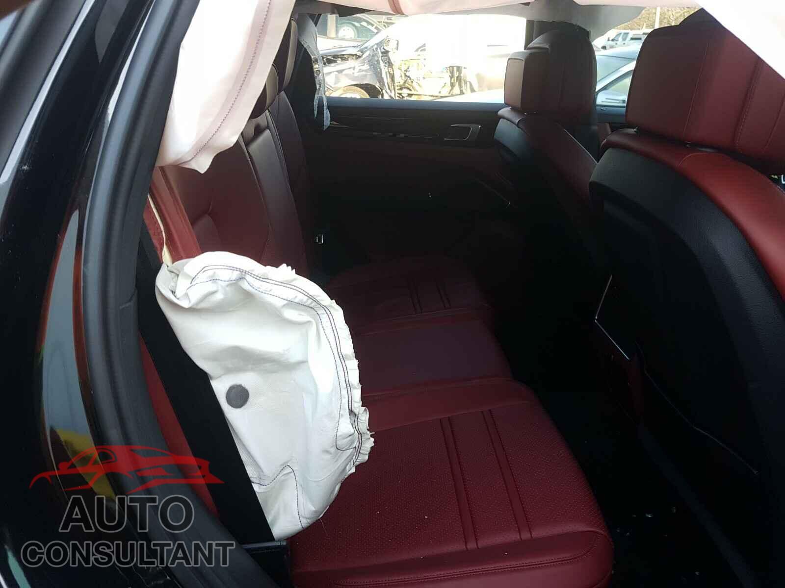 PORSCHE CAYENNE 2019 - WP1AA2AY1KDA01556