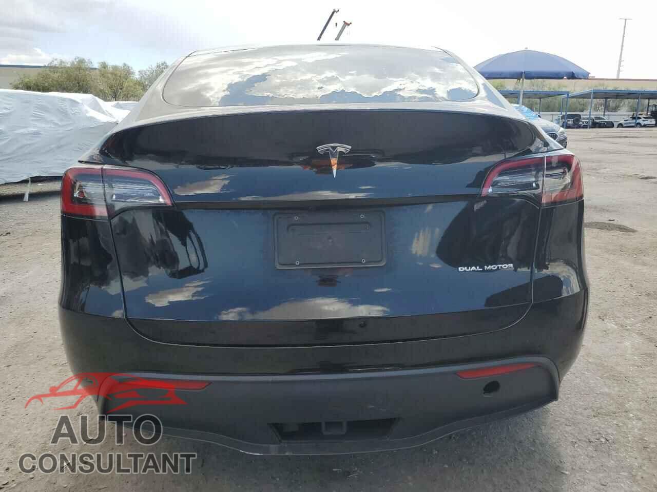 TESLA MODEL Y 2021 - 5YJYGDEEXMF190486
