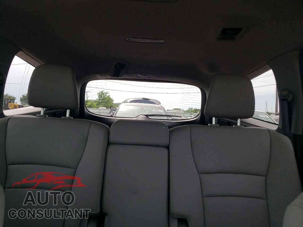 HONDA PILOT 2018 - 5FNYF6H55JB045104