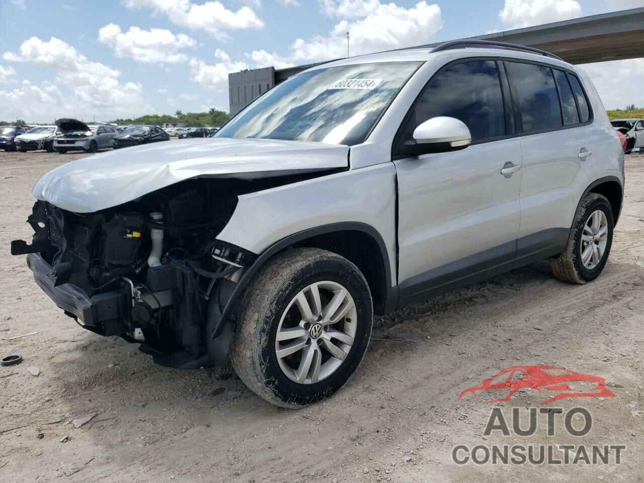 VOLKSWAGEN TIGUAN 2017 - WVGAV7AX5HK000680