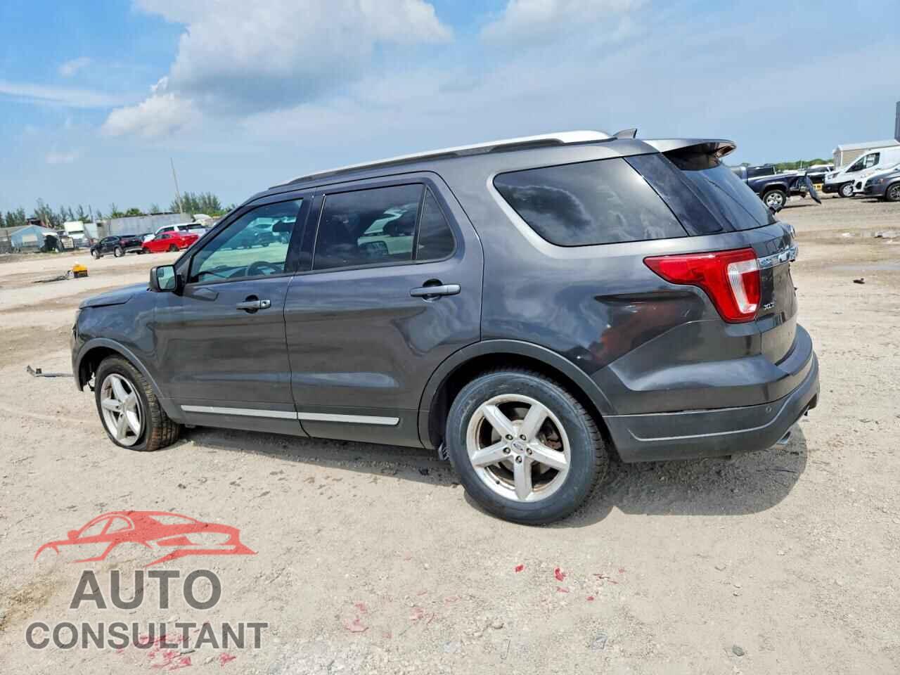 FORD EXPLORER 2018 - 1FM5K7D8XJGB85168