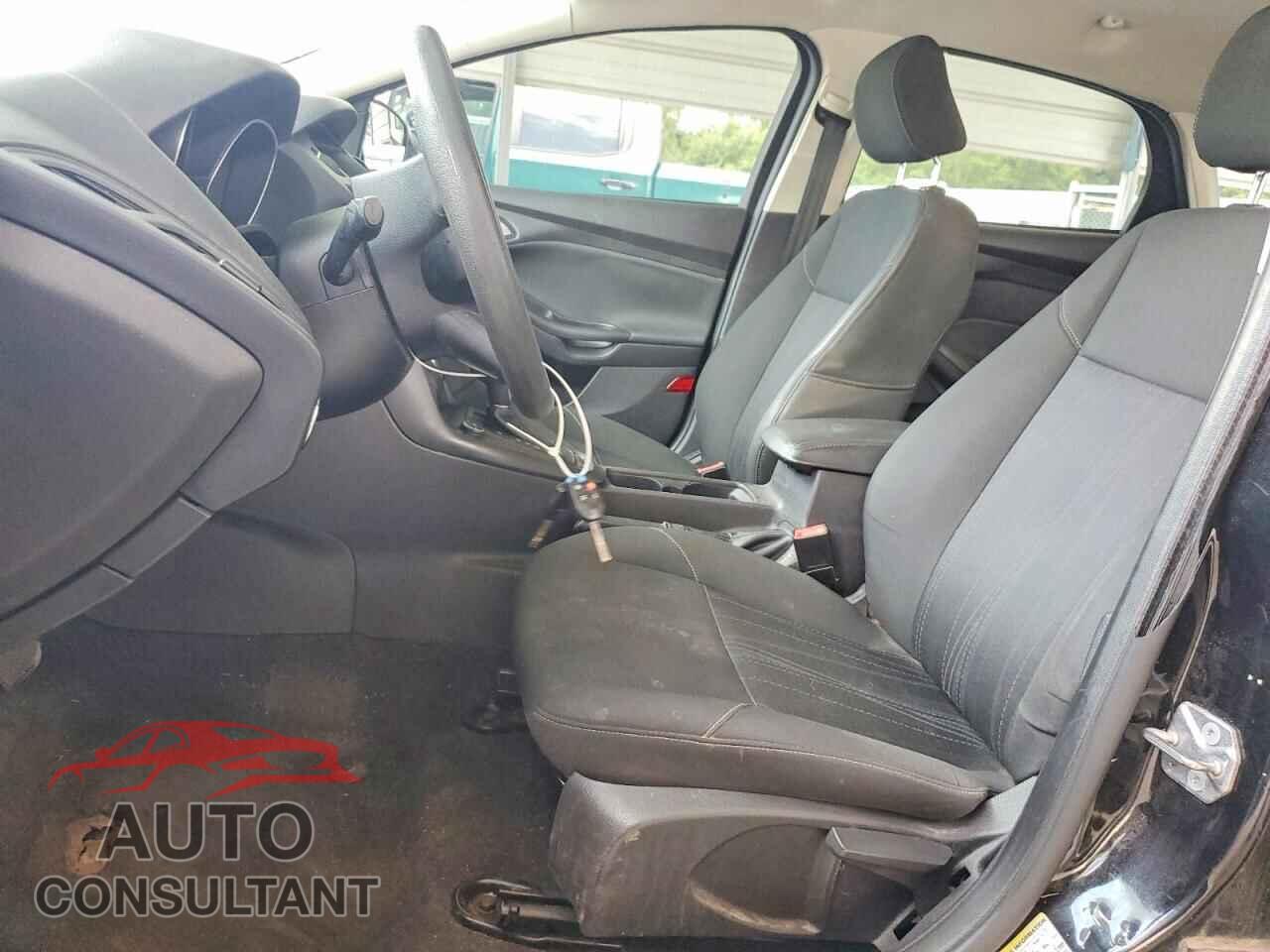 FORD FOCUS 2015 - 1FADP3F23FL205459