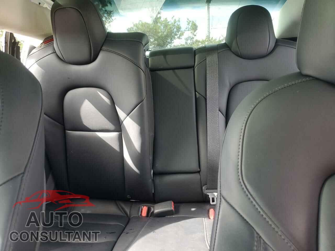 TESLA MODEL 3 2021 - 5YJ3E1EA2MF852122