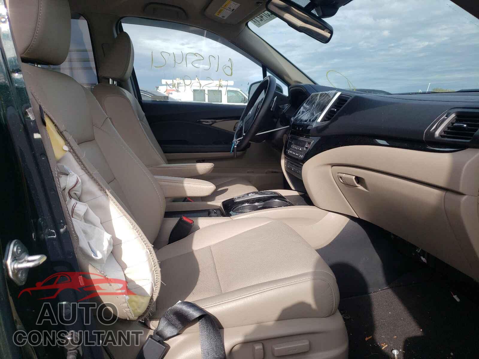HONDA PILOT 2017 - 5FNYF6H09HB101155